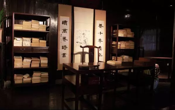 家居字畫(huà)裝飾風(fēng)水10個(gè)講究-書(shū)法作品的掛法